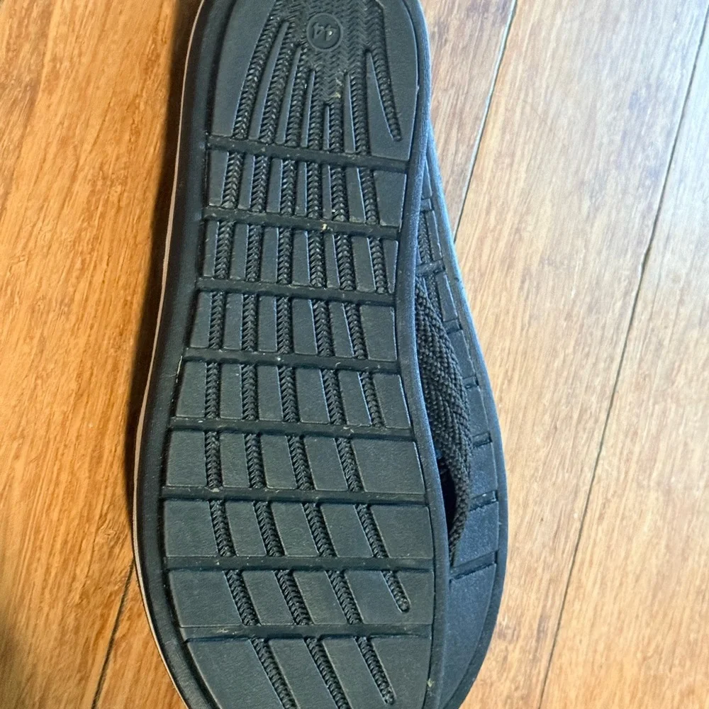 Zara Black Flip Flop Sandals with Gold Logo - Picture 5 of 5